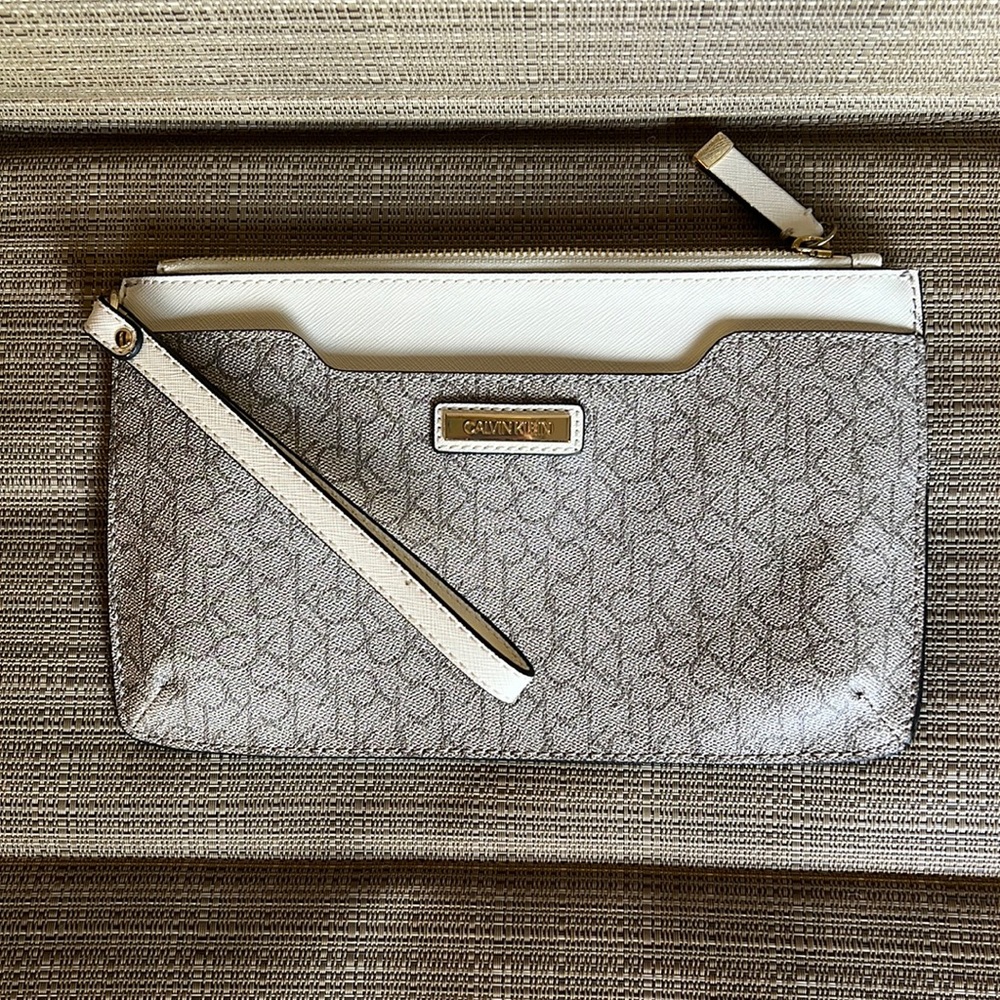 $4/$25 Calvin Klein Clutch like new
